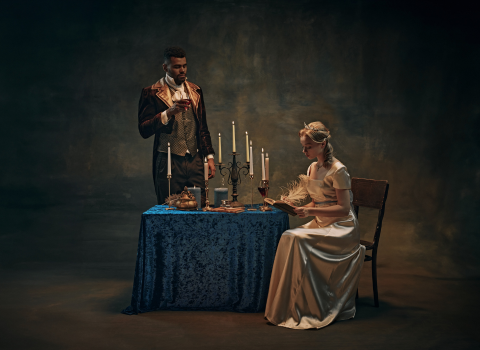 Image title couple at table - luxury