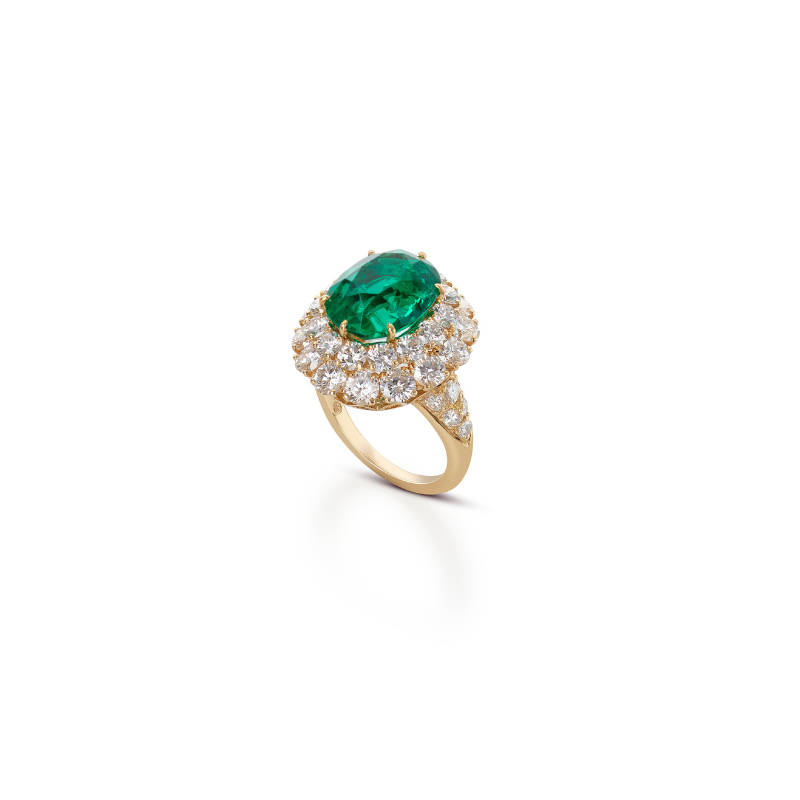 The Emerald Ring with Tiered Diamonds
